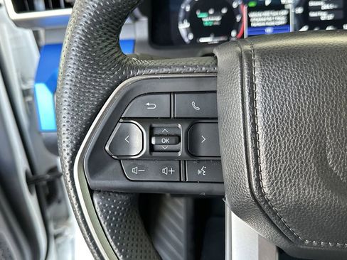 Used 2025 Toyota Tacoma TRD Off-Road AWD/4WD image 20
