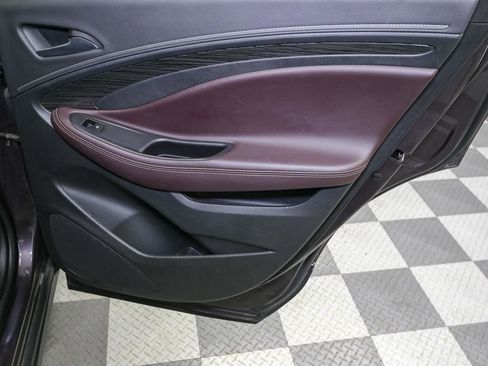 Used 2018 Buick Envision Essence image 24