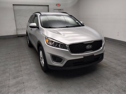 Used 2018 Kia Sorento FWD image 13