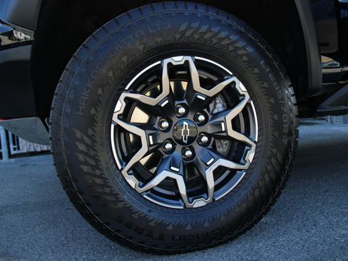 Certified 2024 Chevrolet Colorado ZR2 w/ Technology Package image 27