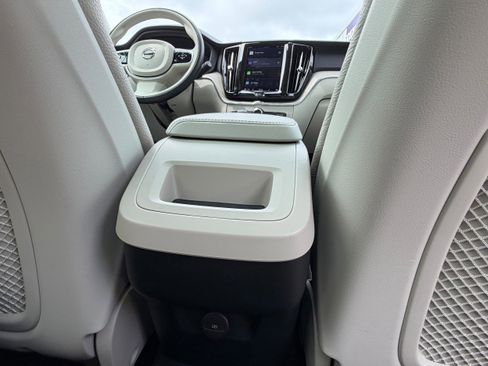 Certified 2023 Volvo XC60 B5 Plus AWD/4WD image 14