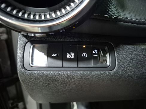 Certified 2025 Chevrolet Equinox LT AWD/4WD image 18