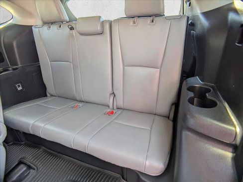 Used 2023 Toyota Highlander XLE FWD image 20