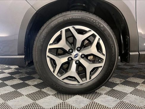Used 2023 Subaru Forester Premium AWD/4WD image 8