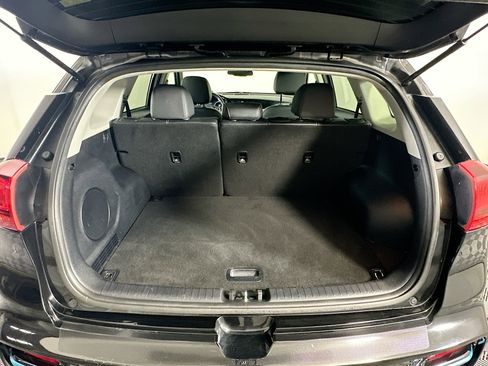 Used 2022 Kia Niro EX image 30