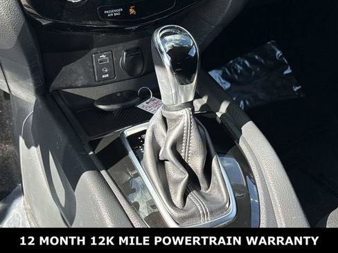 Used 2017 Nissan Rogue SV w/ SV Premium Package image 22