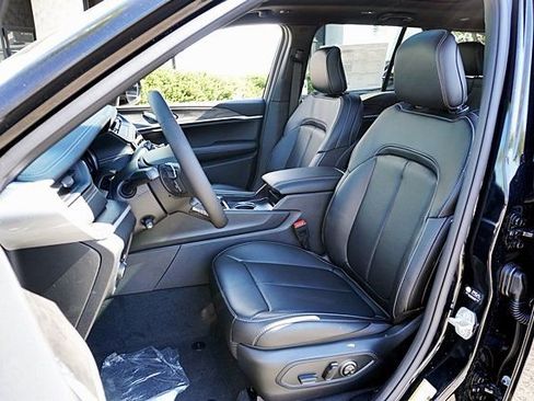 New 2026 Jeep Grand Cherokee Limited w/ Luxury Tech Group II image 19