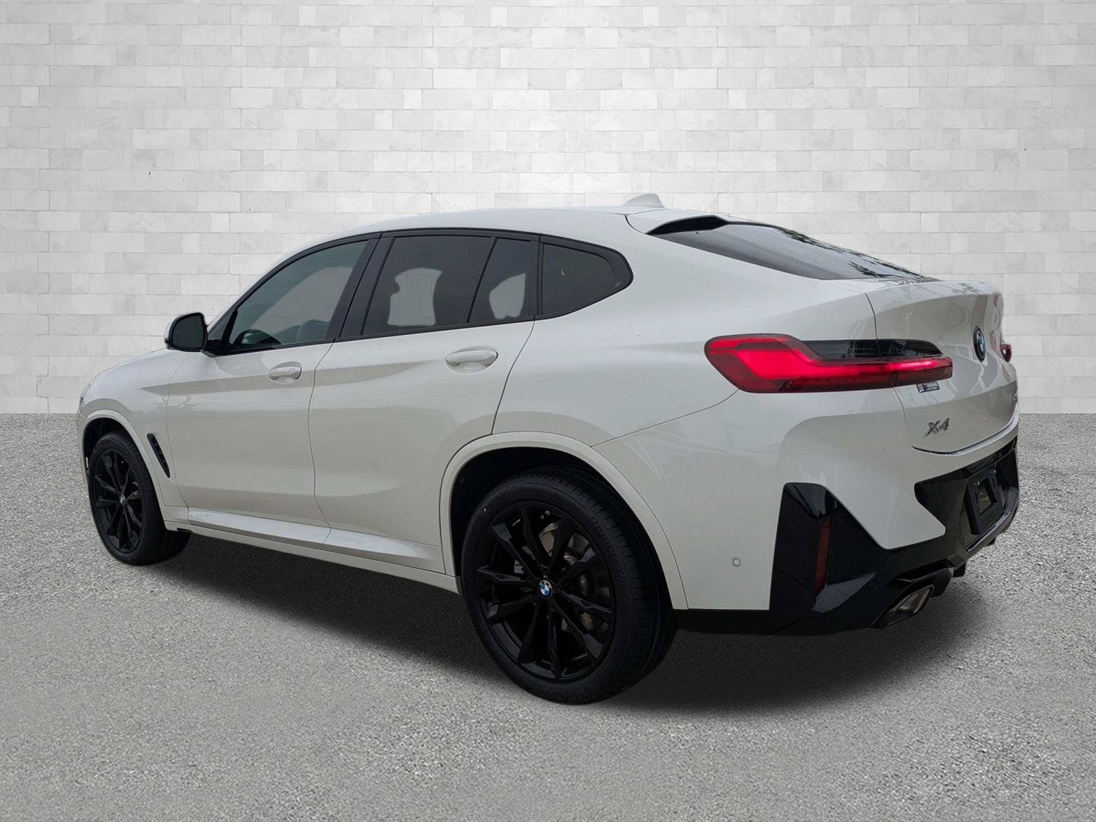 Used 2025 BMW X4 xDrive30i w/ Premium Package AWD/4WD image 5