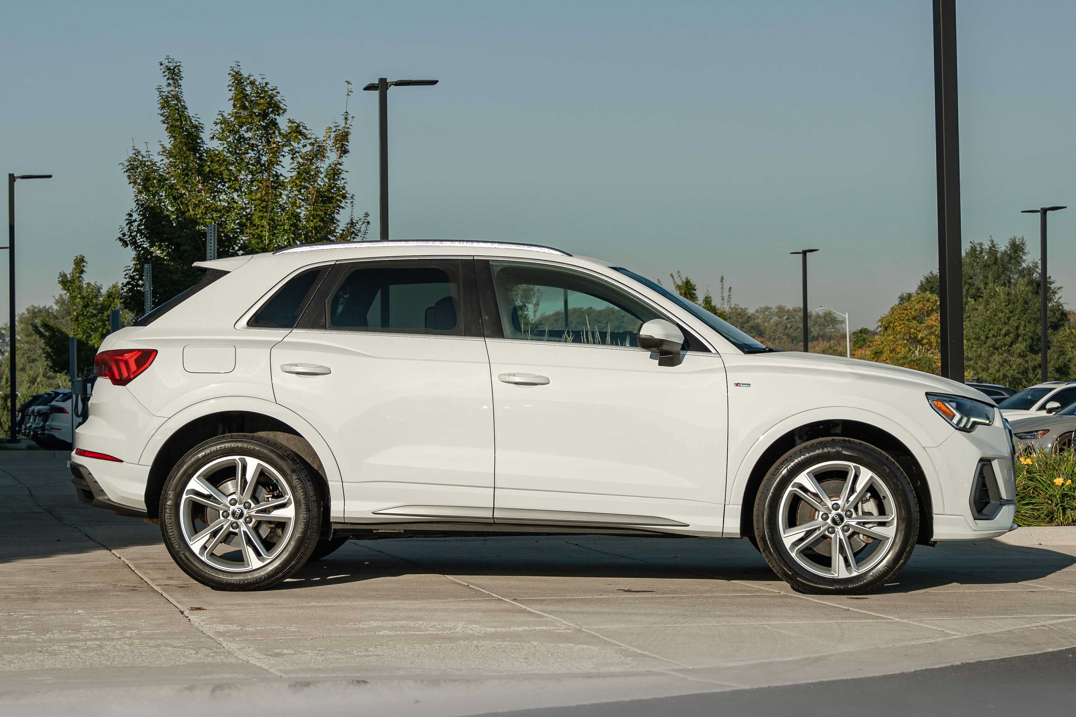 Certified 2024 Audi Q3 2.0T Premium Plus AWD/4WD image 3