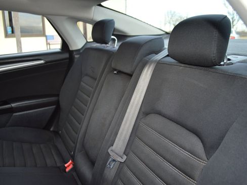 Used 2015 Ford Fusion SE image 24