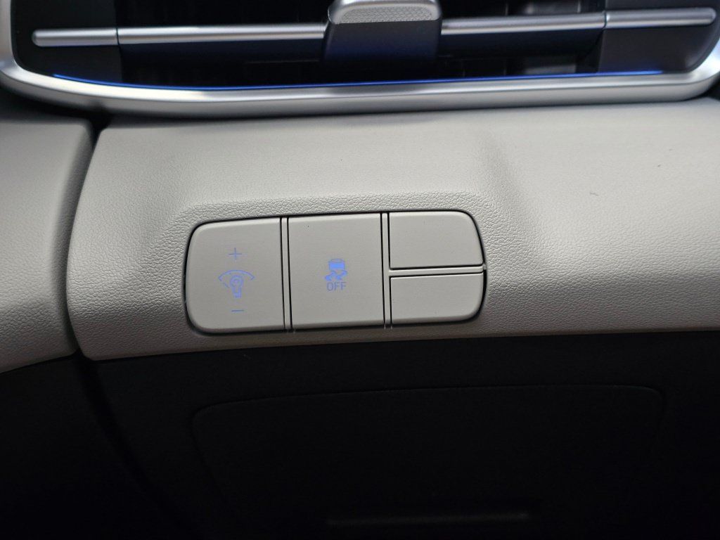 New 2026 Hyundai Elantra Limited FWD image 25