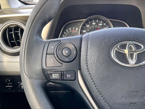 Used 2015 Toyota RAV4 LE image 22