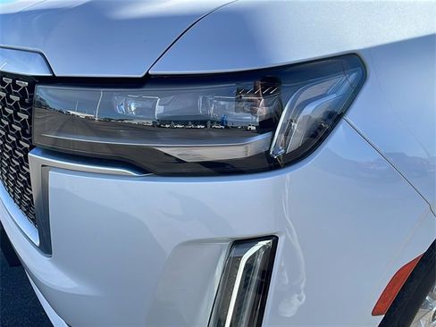 Used 2022 Cadillac Escalade ESV Premium Luxury w/ Performance Package image 9