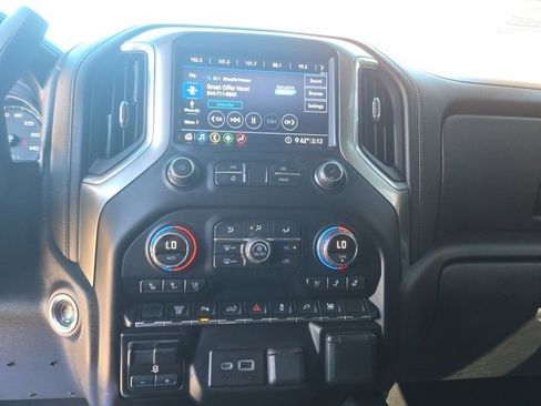 Used 2020 Chevrolet Silverado 2500 LTZ w/ LTZ Plus Package image 13