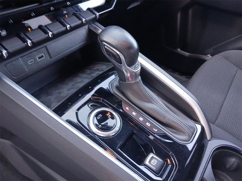 Used 2023 Chevrolet Colorado LT image 35