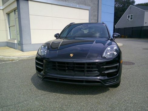 Used 2018 Porsche Macan Turbo image 27