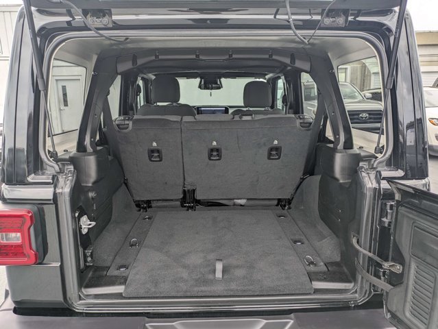 Certified 2026 Jeep Wrangler Unlimited Sahara AWD/4WD image 12