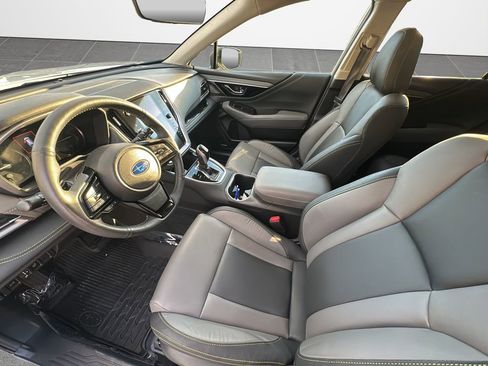 Used 2025 Subaru Outback Onyx Edition XT w/ Popular Package #2 image 11