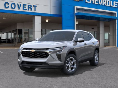 New 2026 Chevrolet Trax LS w/ LS Convenience Package FWD image 6