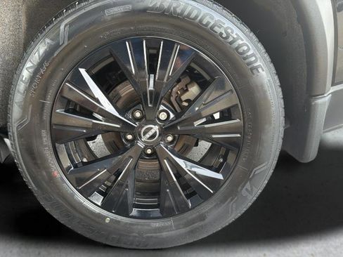 Used 2023 Nissan Rogue SV image 28