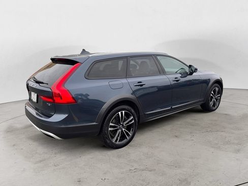 Used 2018 Volvo V90 T5 Cross Country w/ Convenience Package AWD/4WD image 7