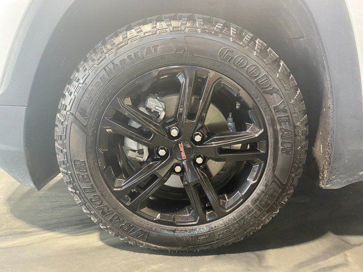 Used 2022 GMC Terrain AT4 w/ Infotainment Package II AWD/4WD image 10