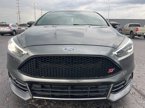 Used 2018 Ford Focus ST FWD image 2