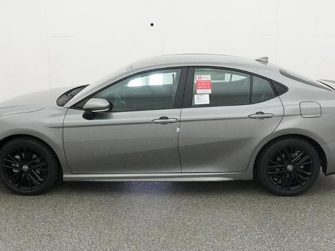 New 2026 Toyota Camry SE FWD image 3
