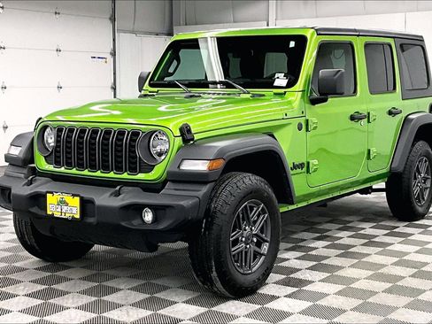 Used 2025 Jeep Wrangler Unlimited Sport AWD/4WD image 11