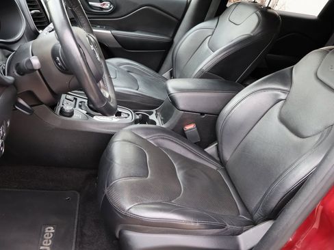 Used 2019 Jeep Cherokee Limited w/ Luxury Group image 45