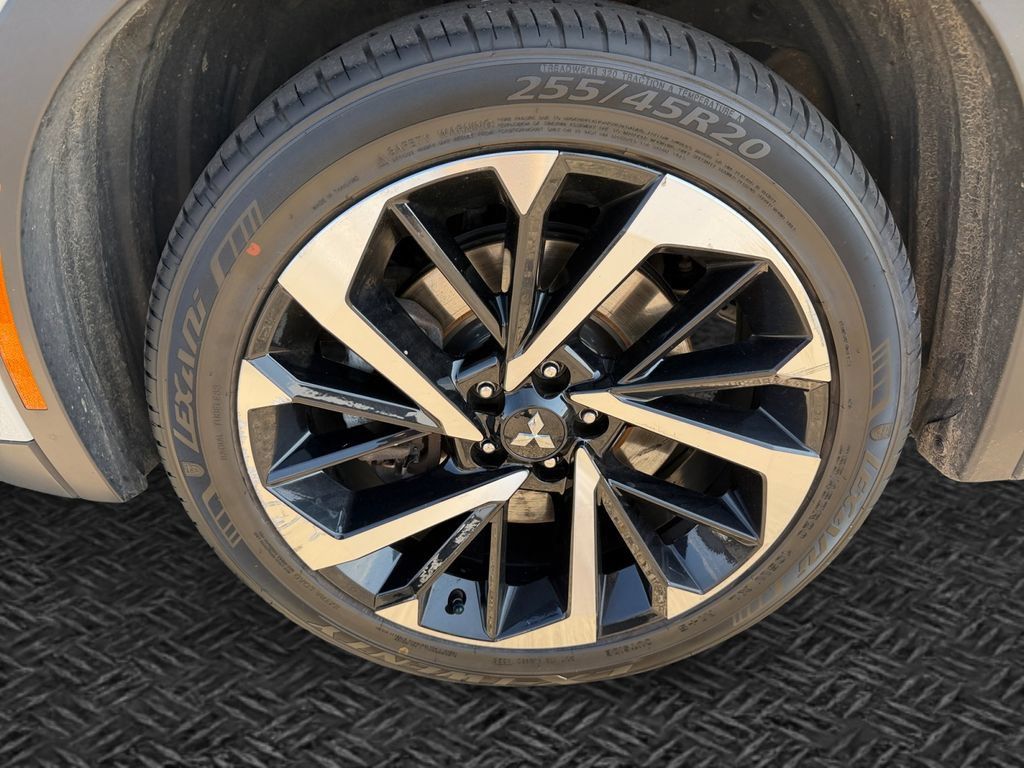Used 2024 Mitsubishi Outlander SE AWD/4WD image 11