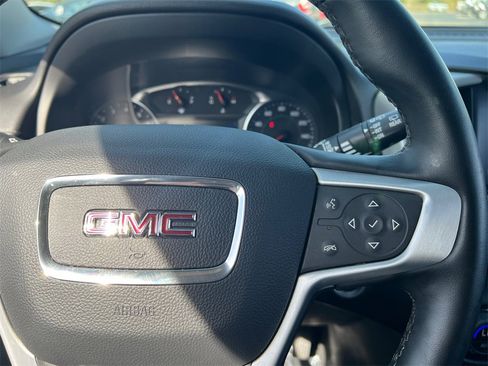 Used 2024 GMC Terrain SLT image 18