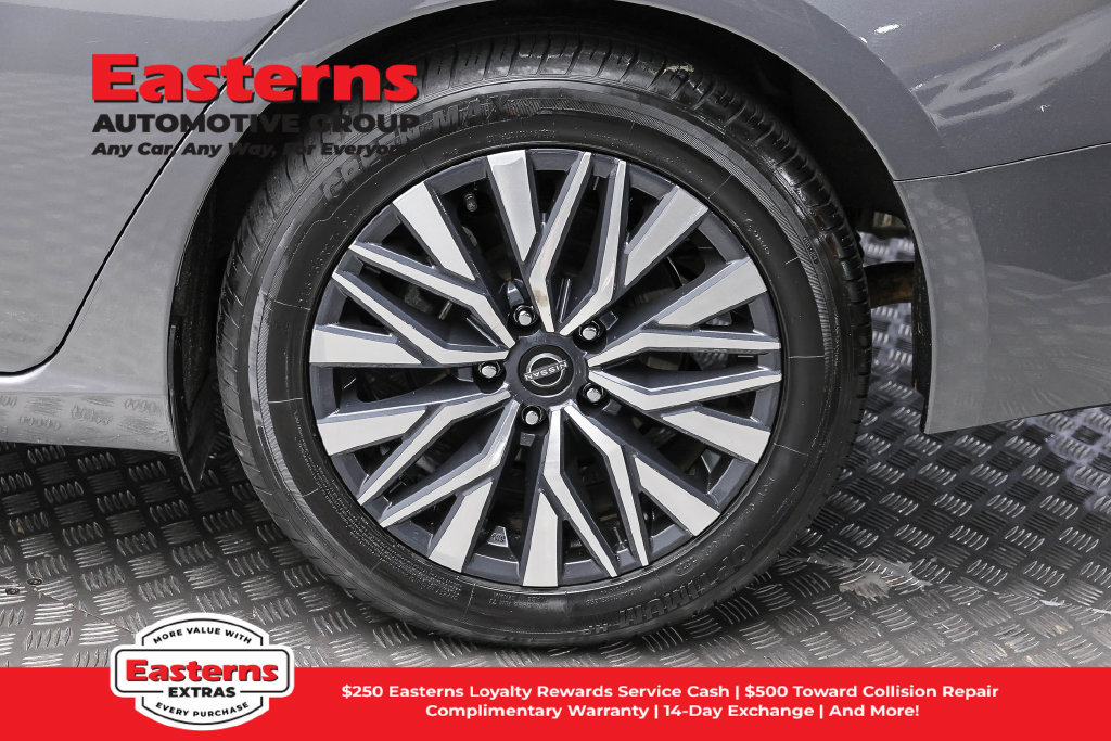 Used 2024 Nissan Altima 2.5 SV FWD image 9