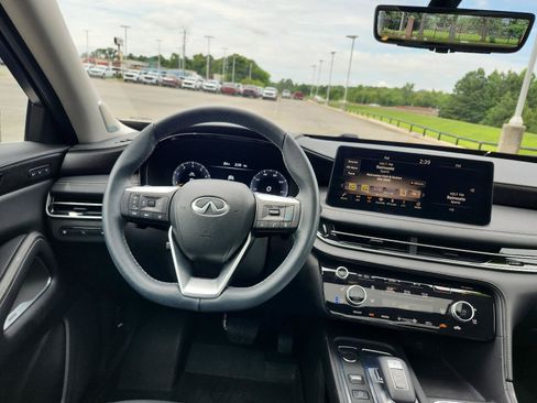 Used 2023 INFINITI QX60 Sensory w/ Vision Package FWD image 14