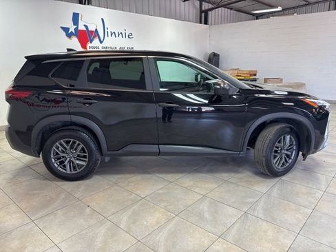 Used 2023 Nissan Rogue S image 6