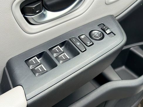 Used 2025 Honda Pilot EX-L image 17