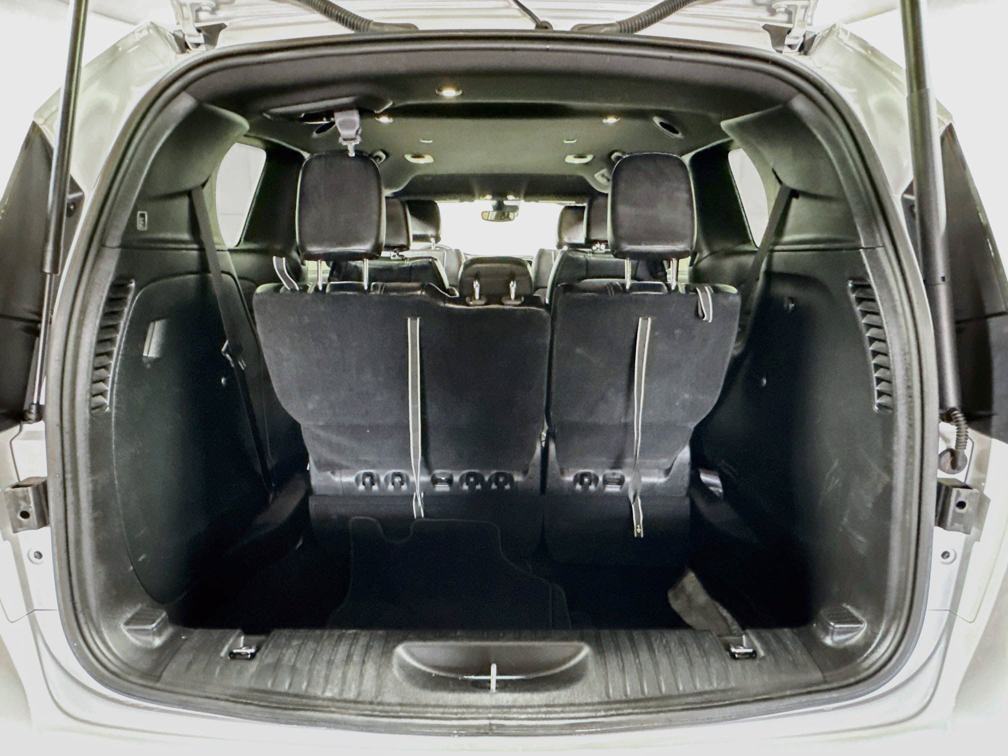 Used 2025 Chrysler Pacifica Select FWD image 25