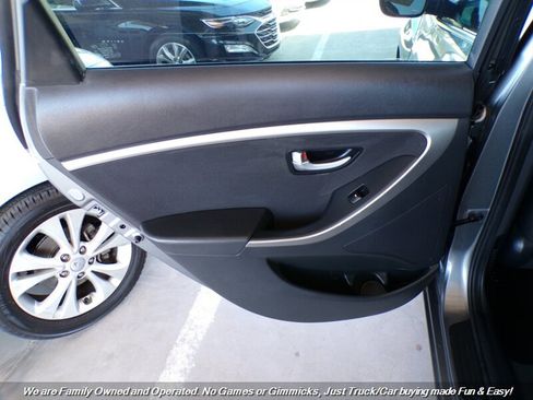 Used 2016 Hyundai Elantra GT w/ Option Group 02 image 18