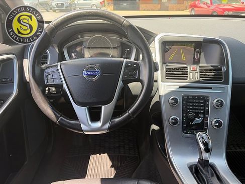 Used 2017 Volvo XC60 T5 Dynamic w/ Preferred Option Package image 25