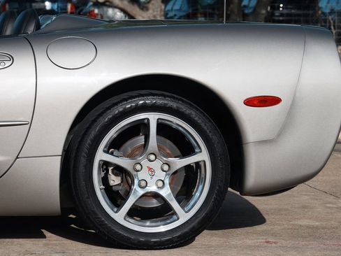 Used 2002 Chevrolet Corvette Convertible w/ Preferred Equipment Group2 RWD image 20