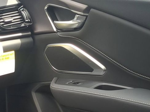 Used 2025 Acura RDX SH-AWD image 15