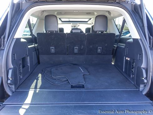Used 2025 Ford Expedition Max Platinum AWD/4WD image 28