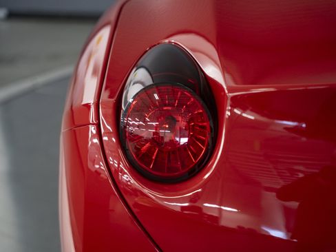 Used 2014 Ferrari California RWD image 22