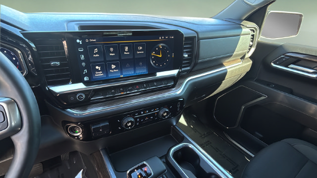 Used 2023 Chevrolet Silverado 1500 RST w/ Z71 Off-Road Package AWD/4WD image 24