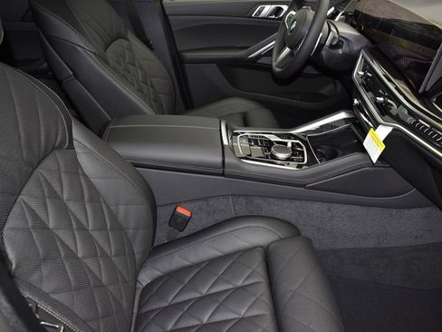 New 2026 BMW X6 xDrive40i w/ Climate Comfort Package image 24
