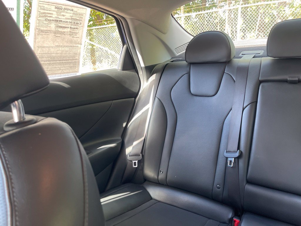 Used 2022 Hyundai Elantra Limited FWD image 11