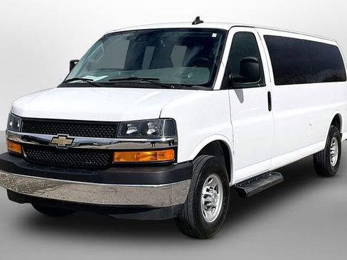 Used 2023 Chevrolet Express 3500 LT w/ LT Preferred Equipment Group RWD image 3