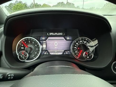 New 2026 RAM 1500 Express AWD/4WD image 21