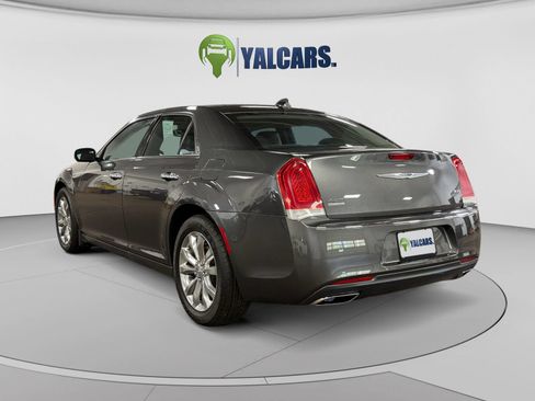 Used 2018 Chrysler 300 Limited AWD/4WD image 3