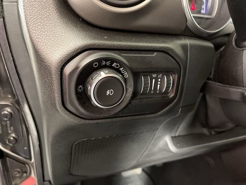 Used 2018 Jeep Wrangler Unlimited Sport S image 28